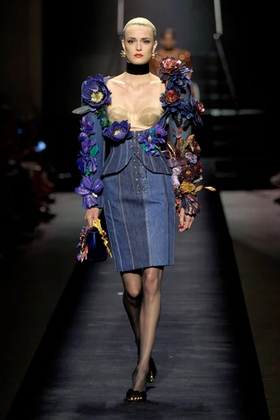 Look 24